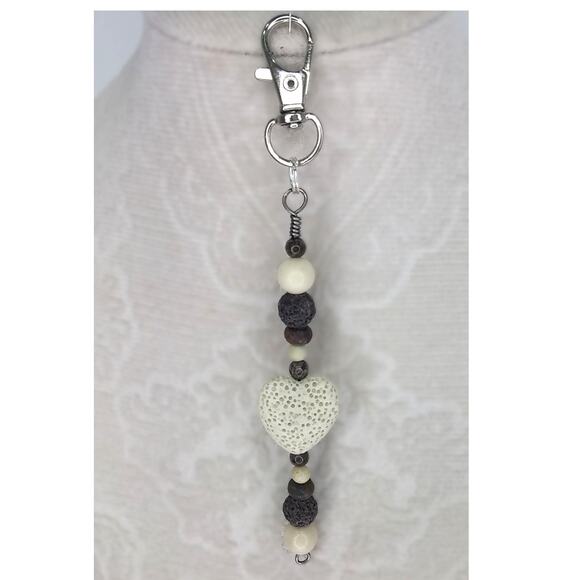 Artisan Natural Stone Diffuser Keychain Beaded Bag Charm Cream Heart Earthy NEW - Picture 4 of 10